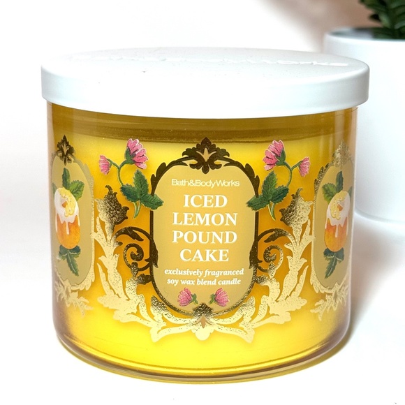 ICED LEMON POUND CAKE 3 Wick Candle - Picture 1 of 3